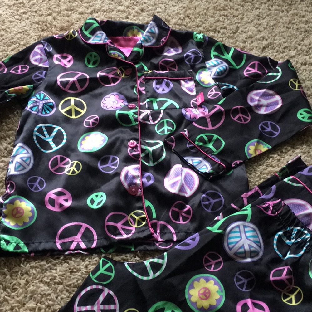 Peace sign pajama set sz M